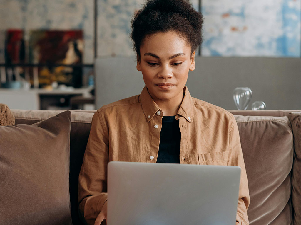 Estrategia de Redes Sociales 2026: De Seguidores Vanidosos a Comunidad Rentable